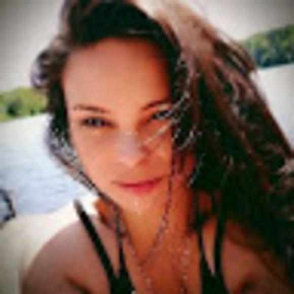 Meet your Posher, Sarah - Picture 1 of 1